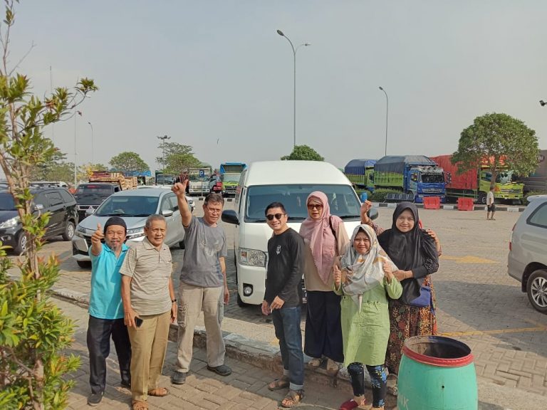 Sewa Hiace Membawa Rombongan Keluarga Bapak Prijo – Bintaro ke Cirebon